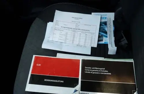 RENAULT Clio 