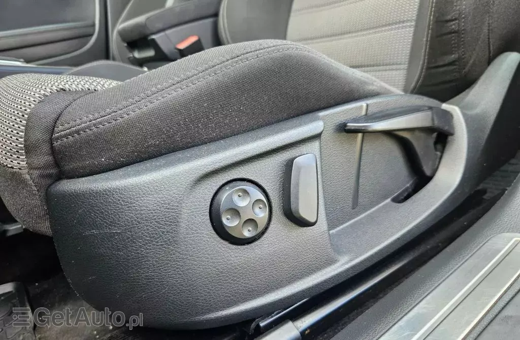 VOLKSWAGEN Passat CC 1.8 TSI (160 KM)