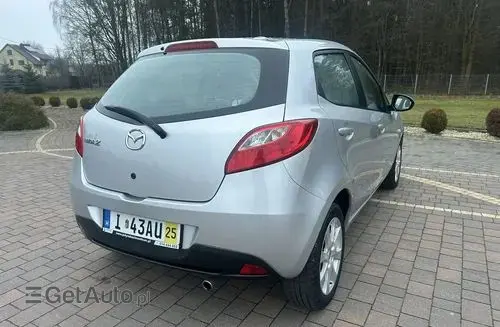 MAZDA 2 