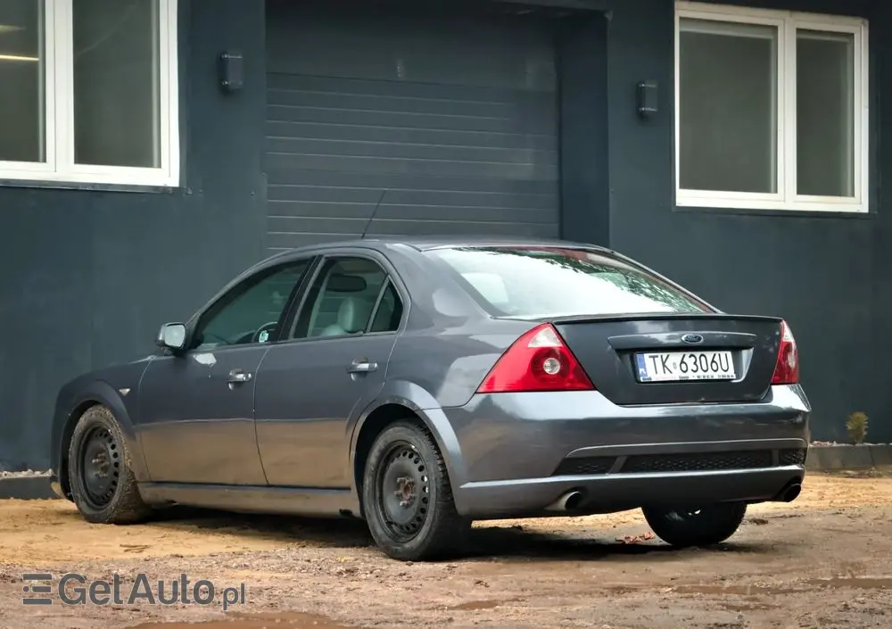 FORD Mondeo V6 ST 220