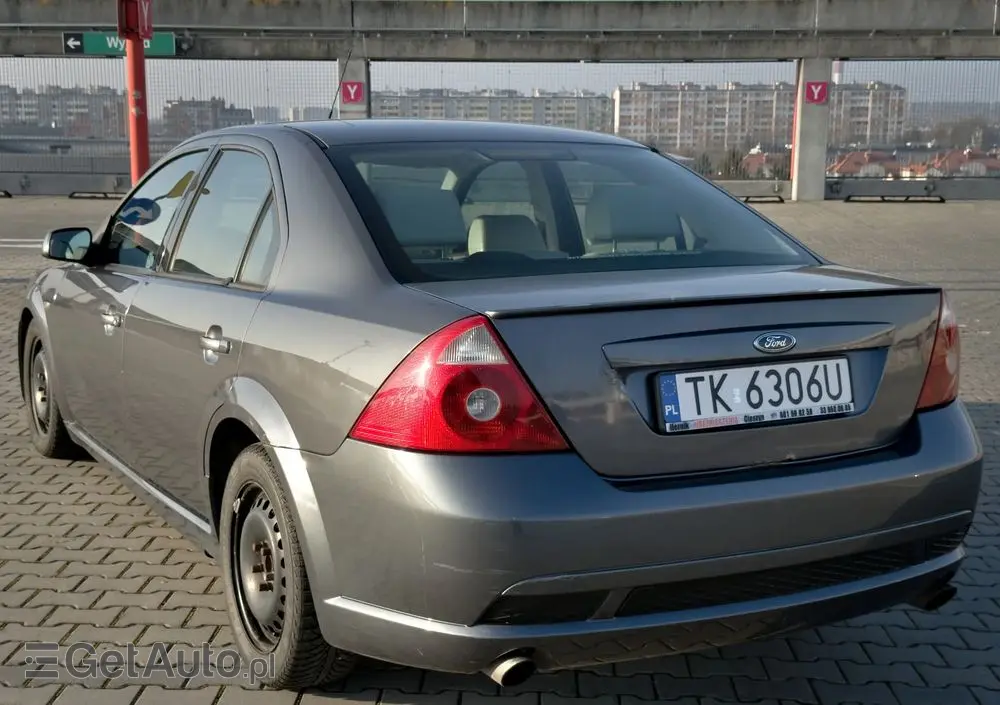 FORD Mondeo V6 ST 220