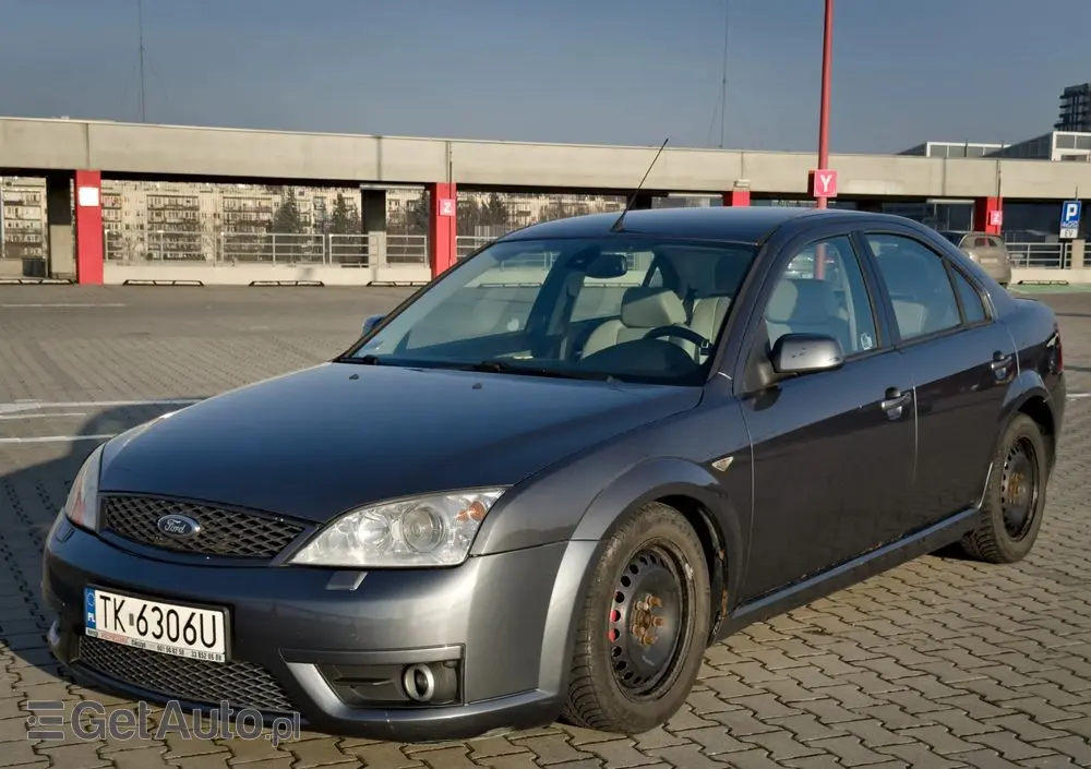 FORD Mondeo V6 ST 220