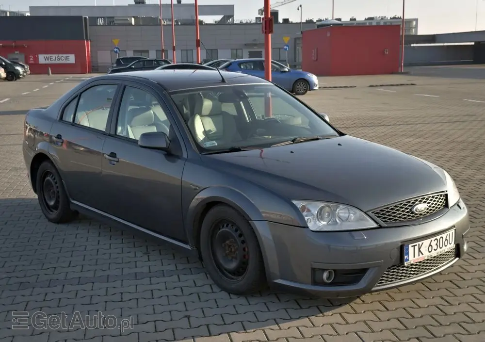 FORD Mondeo V6 ST 220