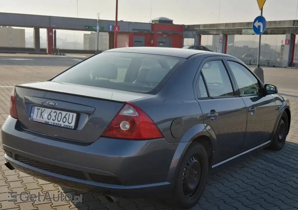 FORD Mondeo V6 ST 220