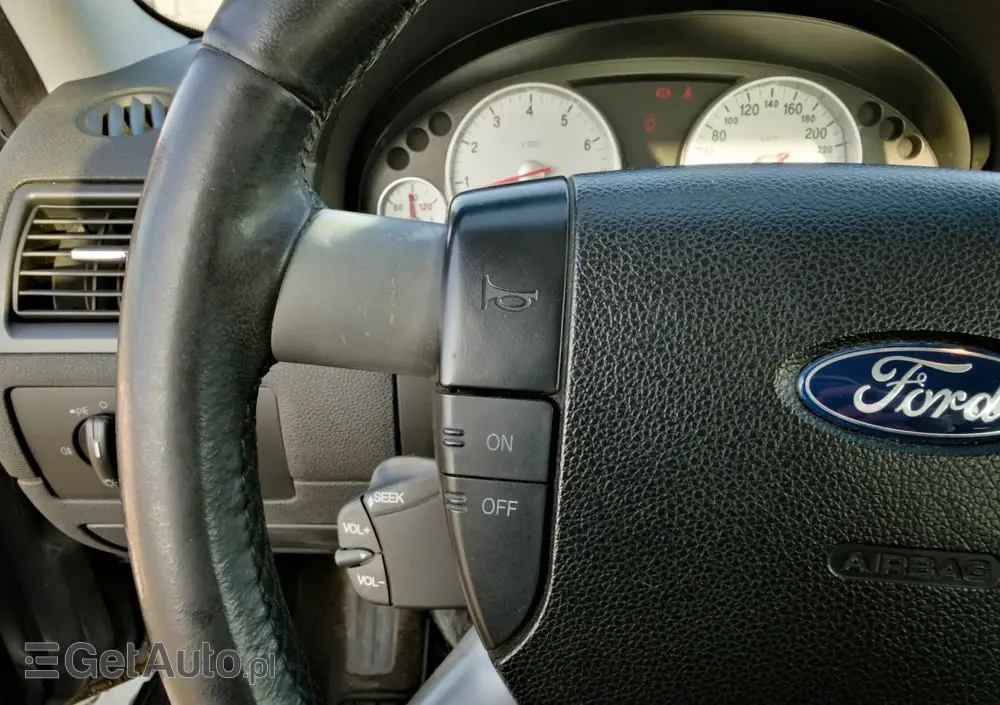 FORD Mondeo V6 ST 220