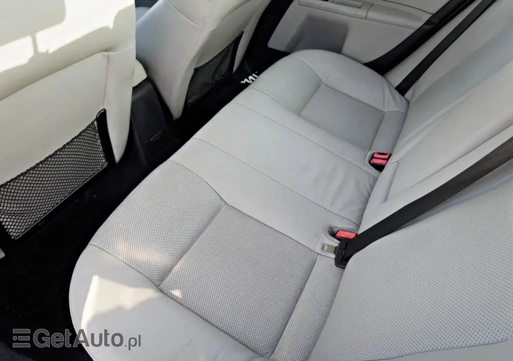 FORD Mondeo V6 ST 220