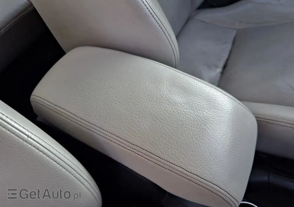 FORD Mondeo V6 ST 220