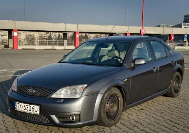 FORD Mondeo V6 ST 220