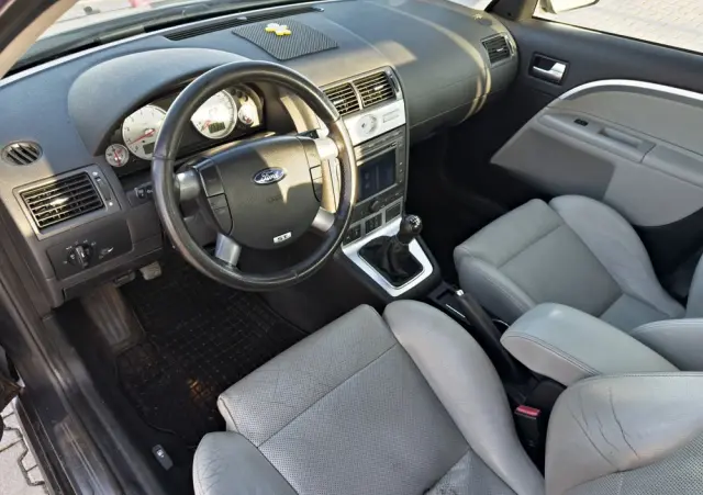 FORD Mondeo V6 ST 220