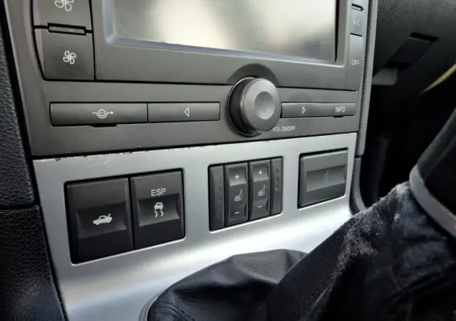 FORD Mondeo V6 ST 220