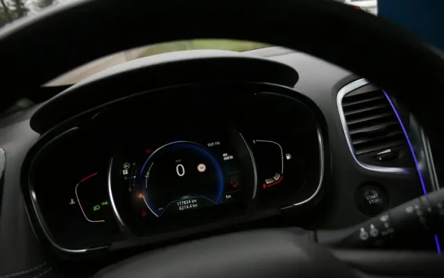 RENAULT Espace Energy dCi 160 EDC Initiale Paris