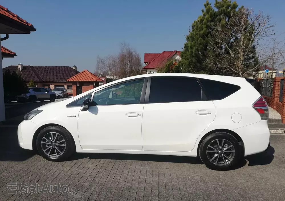 TOYOTA Prius+ 