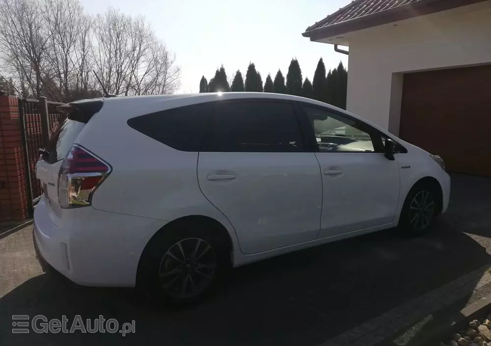 TOYOTA Prius+ 