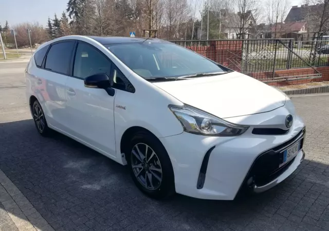 TOYOTA Prius+ 