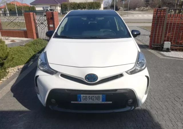 TOYOTA Prius+ 
