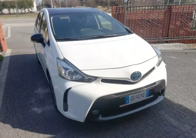 TOYOTA Prius+ 