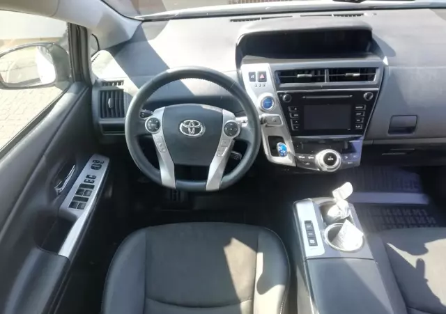 TOYOTA Prius+ 