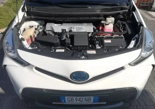 TOYOTA Prius+ 