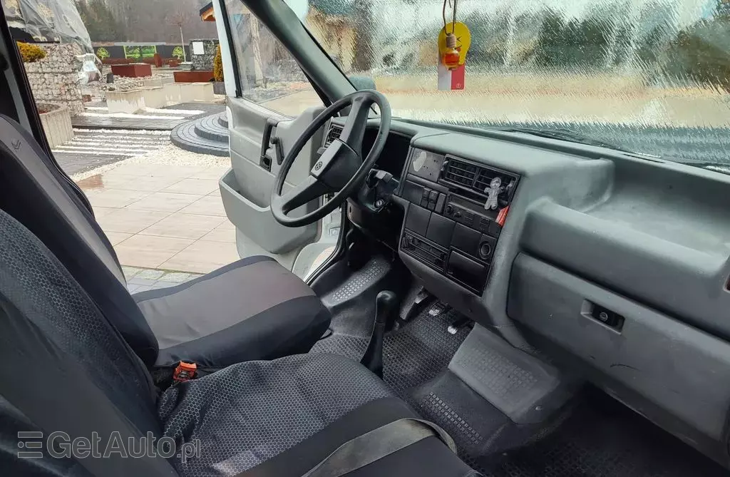 VOLKSWAGEN TRANSPORTER 