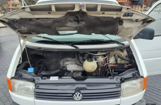 VOLKSWAGEN TRANSPORTER 