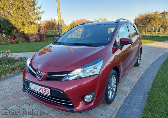 TOYOTA Verso 