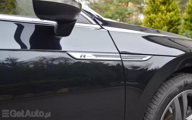 VOLKSWAGEN Arteon 2.0 TSI DSG R-Line Edition