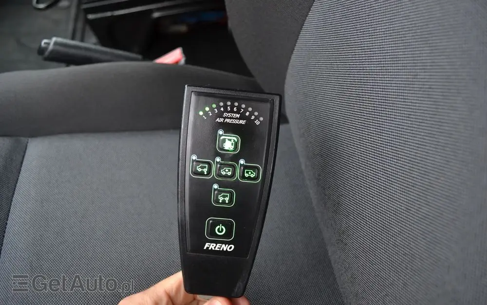 RENAULT Master  WEBASTO Winda Izoterma 170km Poduszki Grzany Kontener 