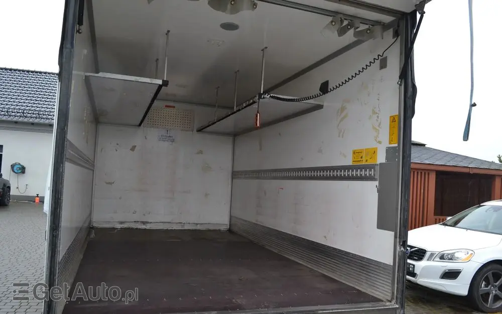 RENAULT Master  WEBASTO Winda Izoterma 170km Poduszki Grzany Kontener 