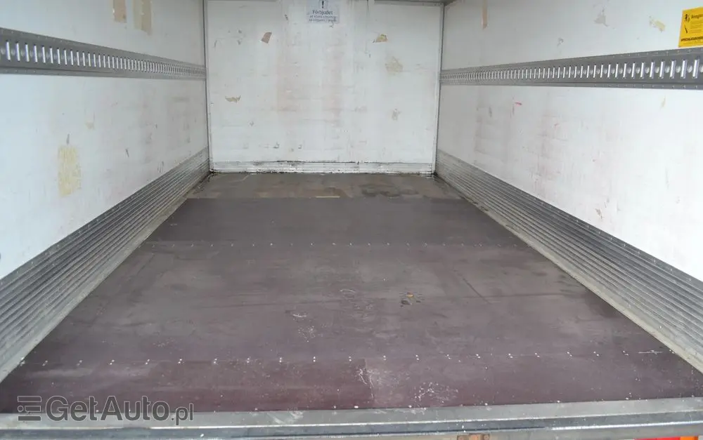 RENAULT Master  WEBASTO Winda Izoterma 170km Poduszki Grzany Kontener 