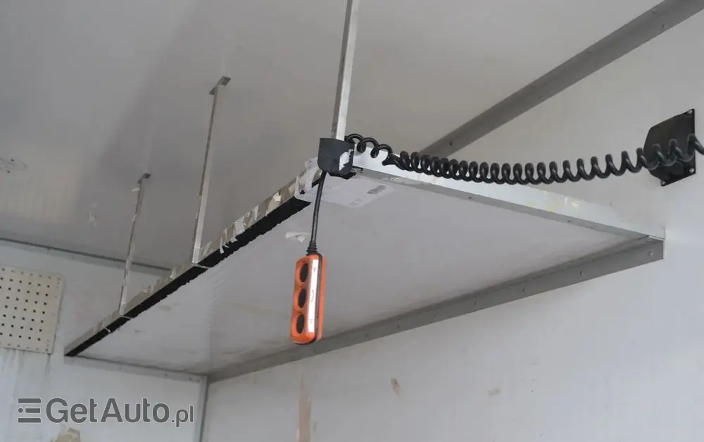 RENAULT Master  WEBASTO Winda Izoterma 170km Poduszki Grzany Kontener 