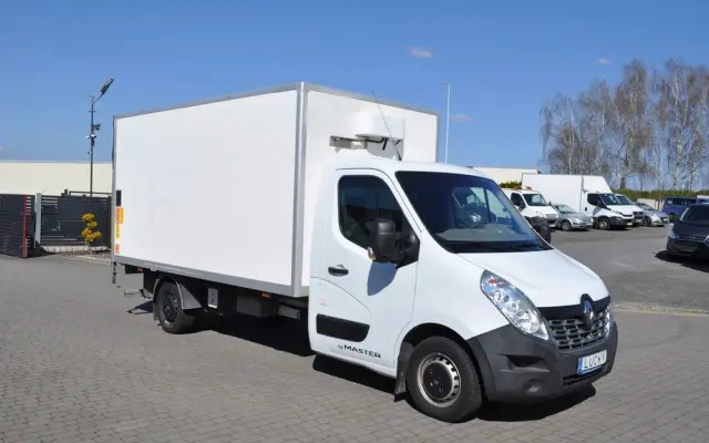 RENAULT Master  WEBASTO Winda Izoterma 170km Poduszki Grzany Kontener 