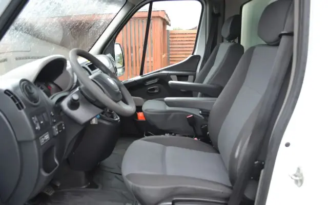 RENAULT Master  WEBASTO Winda Izoterma 170km Poduszki Grzany Kontener 