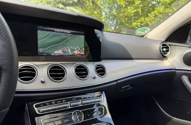 MERCEDES-BENZ Klasa E 