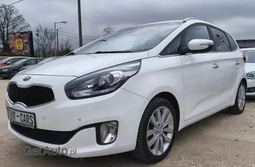 KIA Carens 