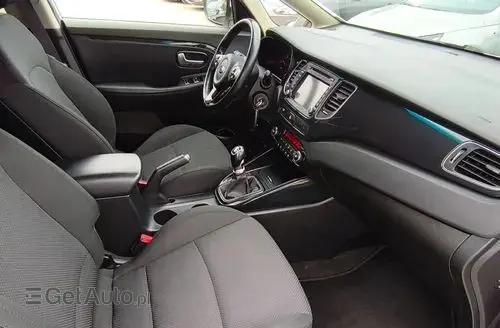 KIA Carens 