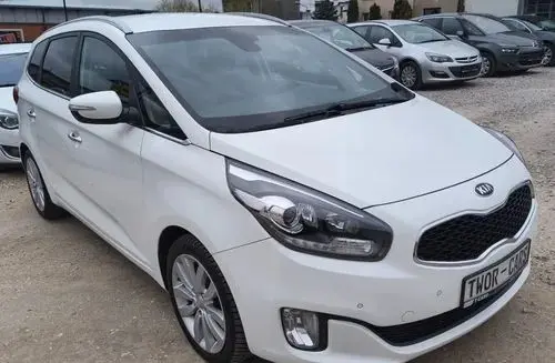 KIA Carens 