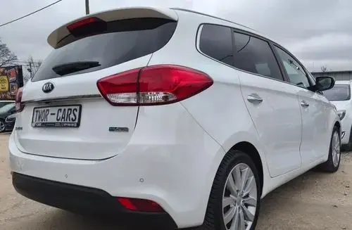 KIA Carens 