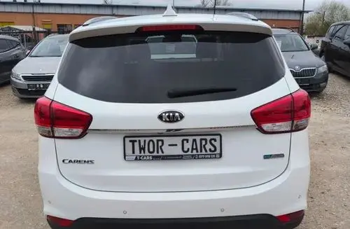 KIA Carens 
