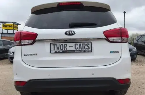 KIA Carens 