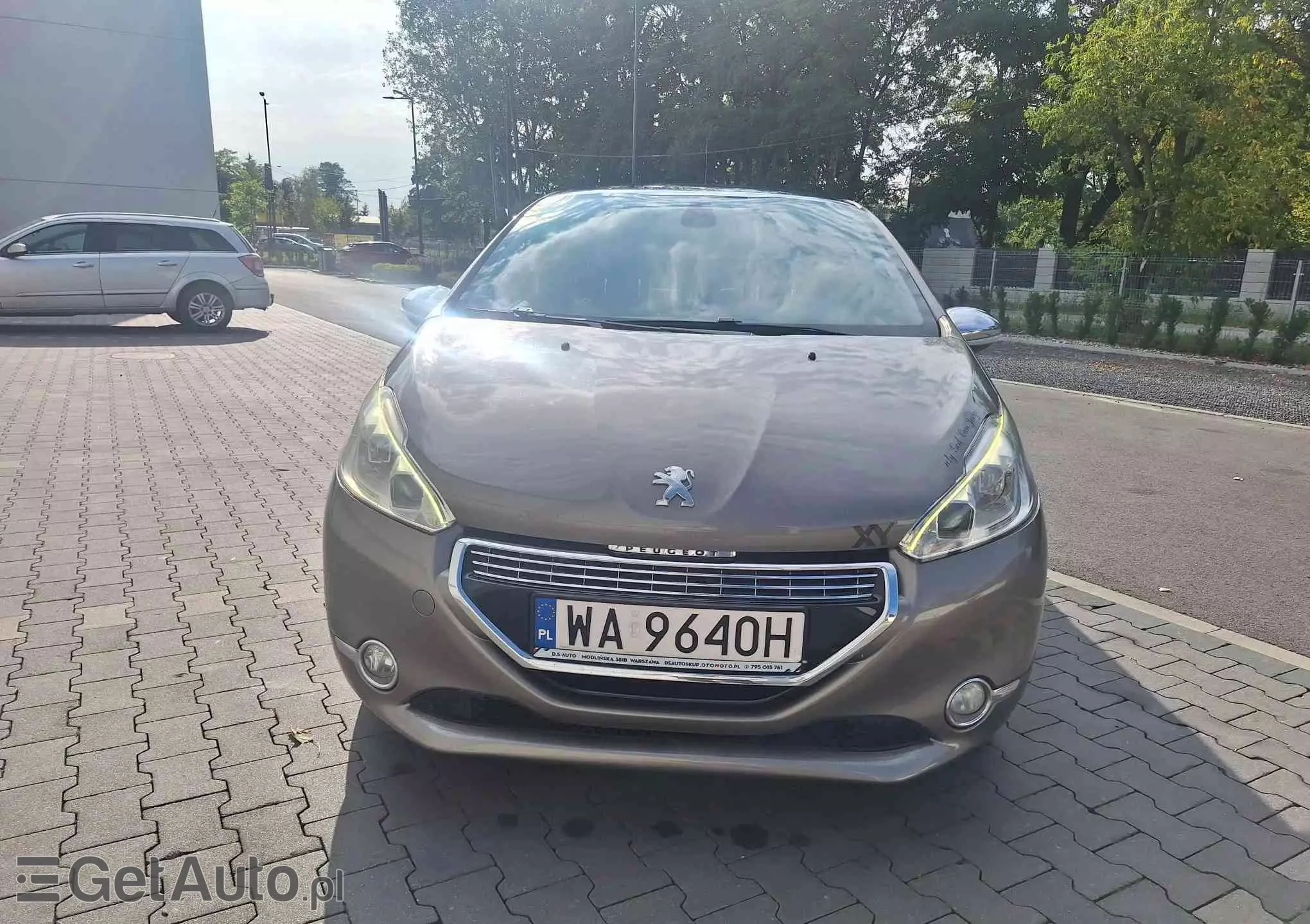 PEUGEOT 208 Allure