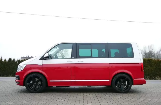 VOLKSWAGEN Multivan 