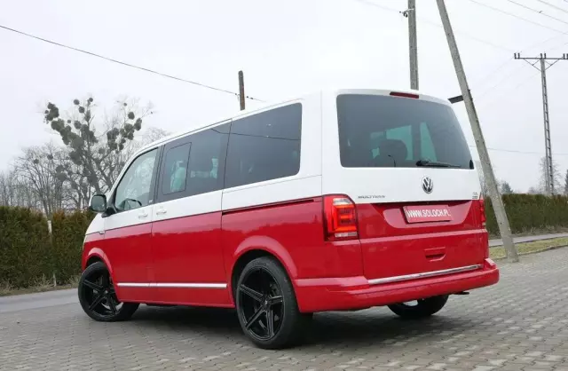 VOLKSWAGEN Multivan 