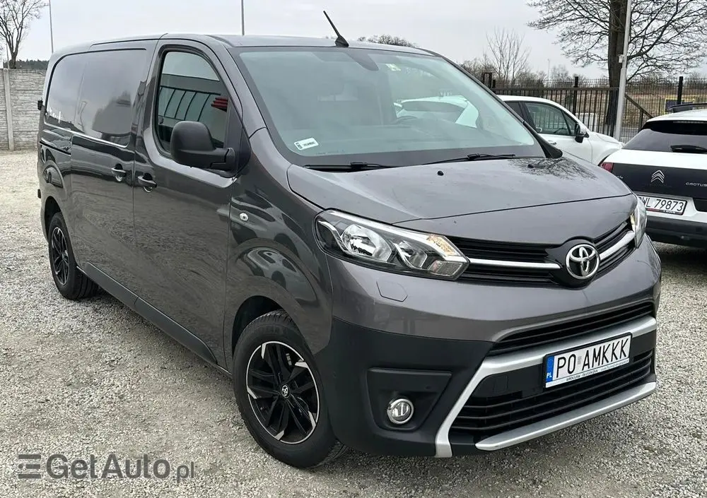 TOYOTA Proace 