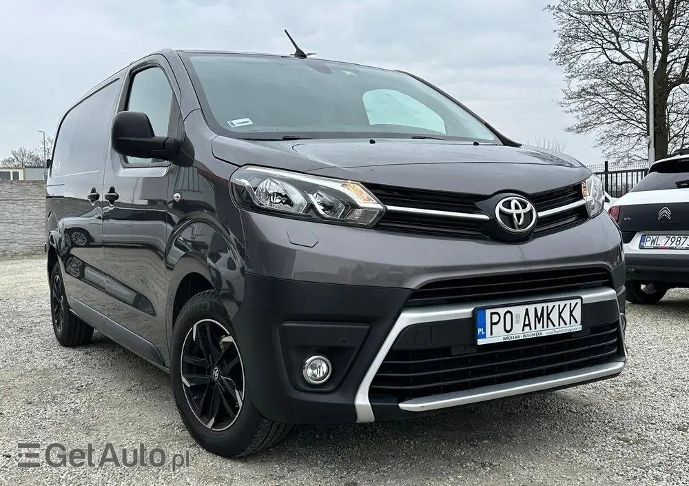 TOYOTA Proace 