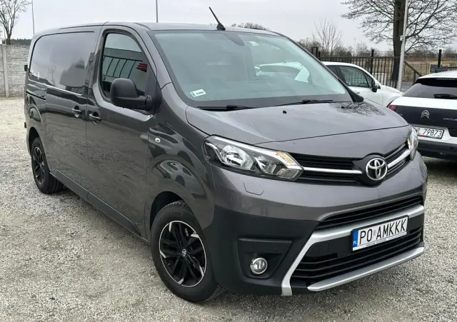 TOYOTA Proace 