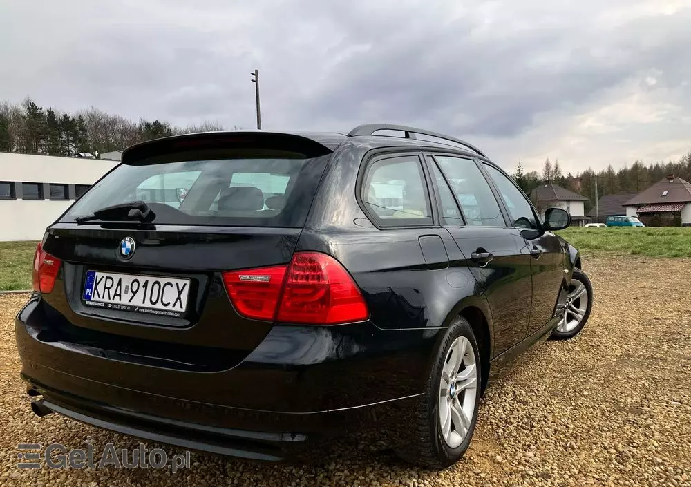 BMW Seria 3 318i Touring Edition Exclusive