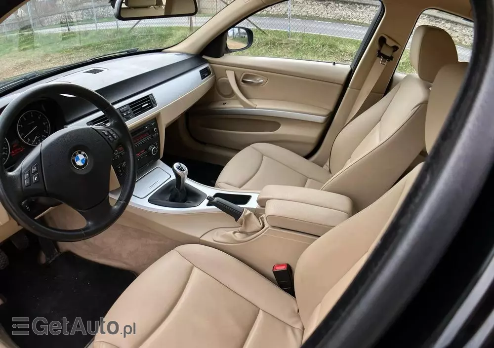 BMW Seria 3 318i Touring Edition Exclusive