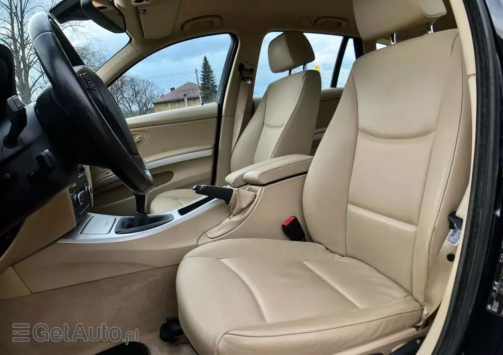 BMW Seria 3 318i Touring Edition Exclusive