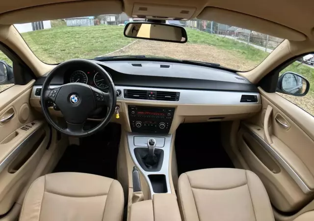 BMW Seria 3 318i Touring Edition Exclusive