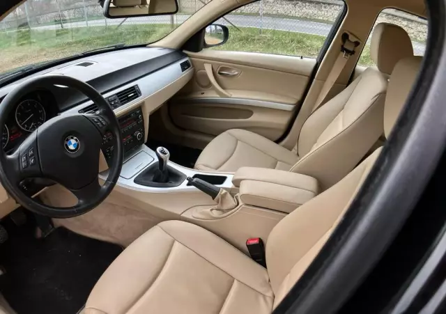 BMW Seria 3 318i Touring Edition Exclusive